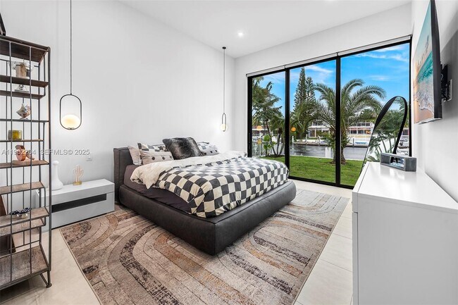 Building Photo - 3701 NE 26th Ave