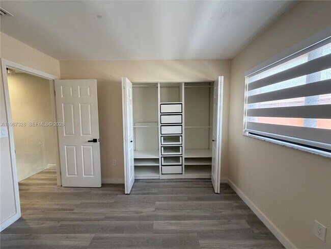 Building Photo - 1711 W 58th St