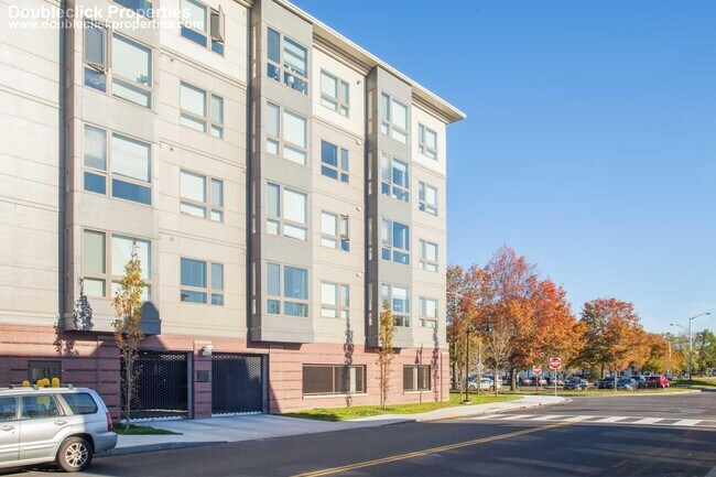 Building Photo - 180 Eastern Ave