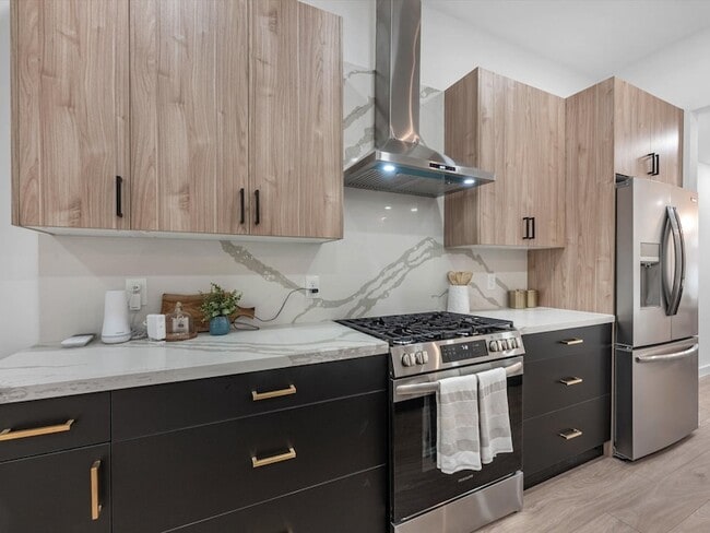 Building Photo - 1826 Woodcrest Dr