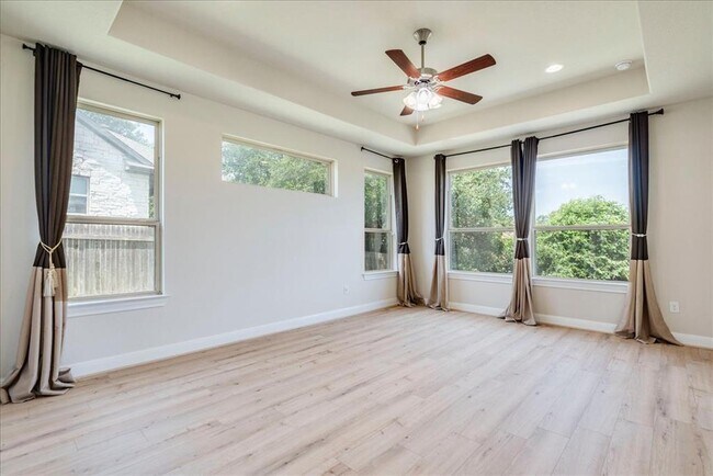 Building Photo - 709 Kingston Pl