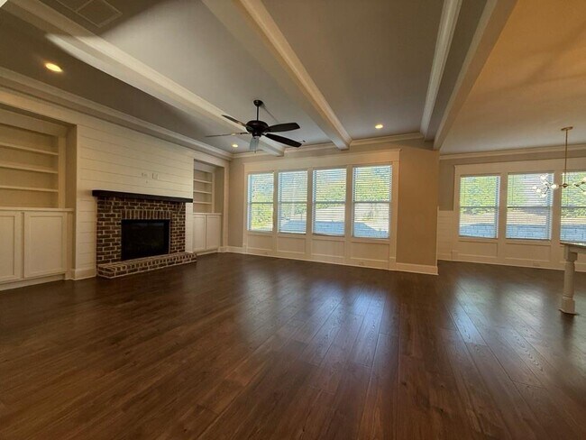 Building Photo - 535 Settles Brook Court