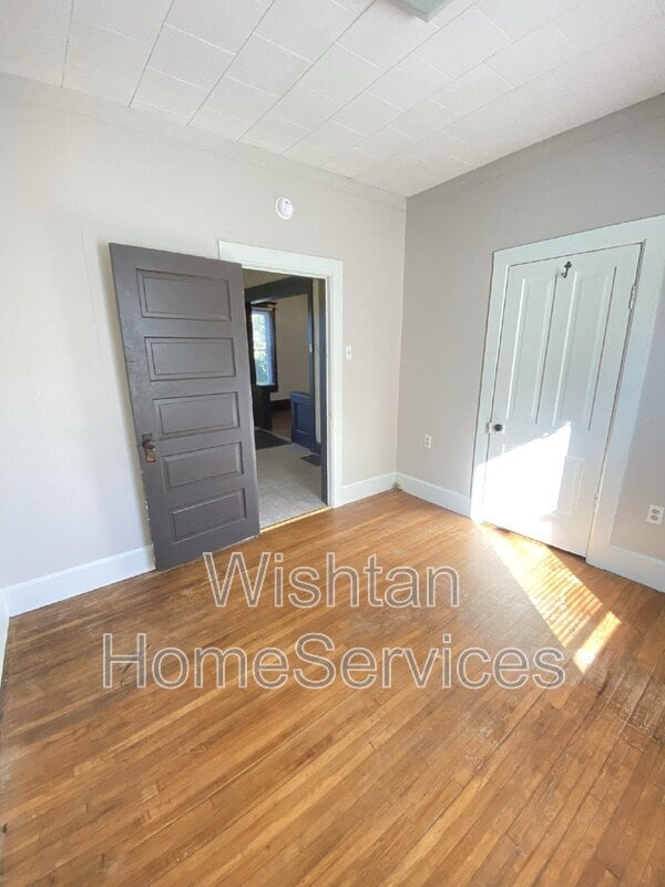 Building Photo - 814 Macomb St