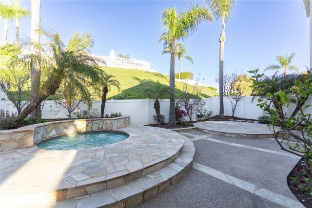 Building Photo - 2160 Via Teca