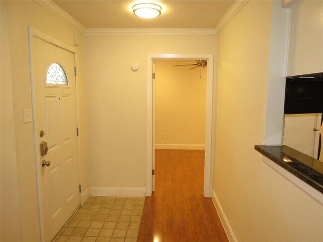 Building Photo - 4159 Steck Ave