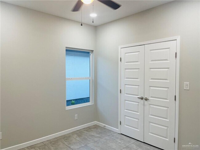 Building Photo - 13 Sugar Gdn Dr