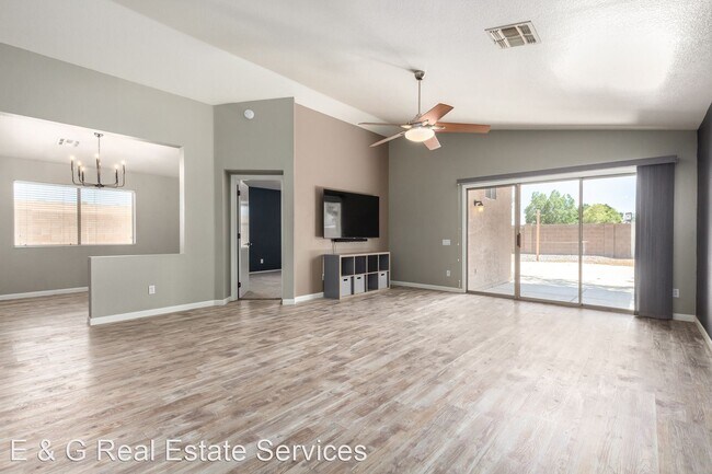Building Photo - 3 br, 2 bath House - 3431 E Menadota Dr