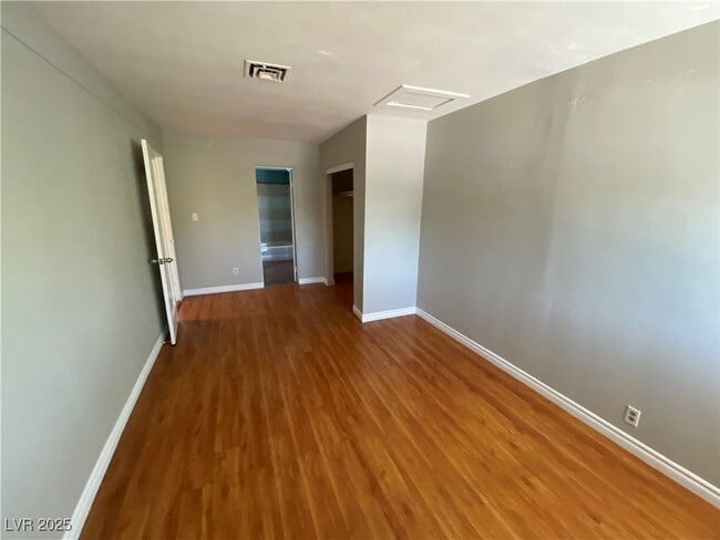 Building Photo - 221 N 19th St