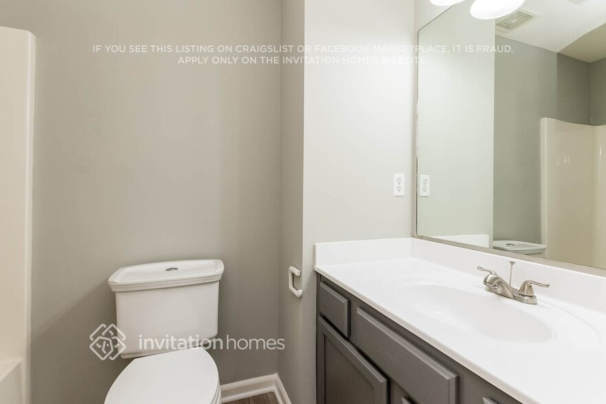 Building Photo - 4611 Orange Dr