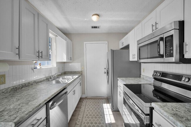 Building Photo - 234 Bordeaux Ln