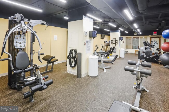 Building Photo - 5500 Holmes Run Pkwy