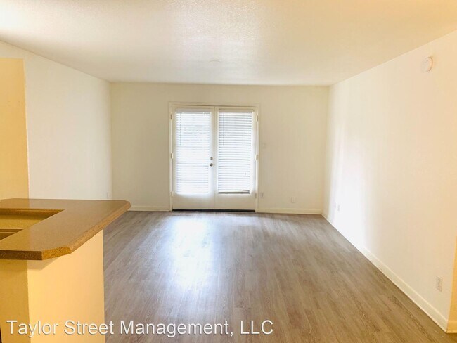 Building Photo - 5995 N 78th St