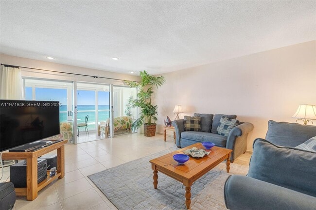 Building Photo - 2001 S Surf Rd