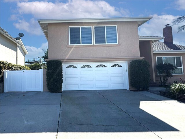 Building Photo - 9872 Kings Canyon Dr