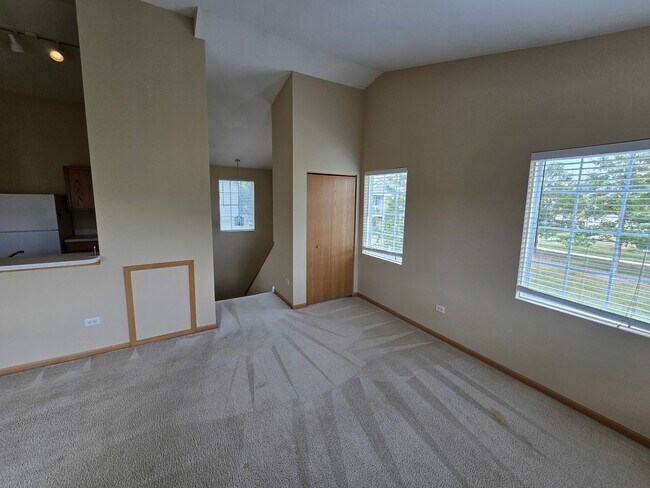 Building Photo - 1531 Silverstone Dr