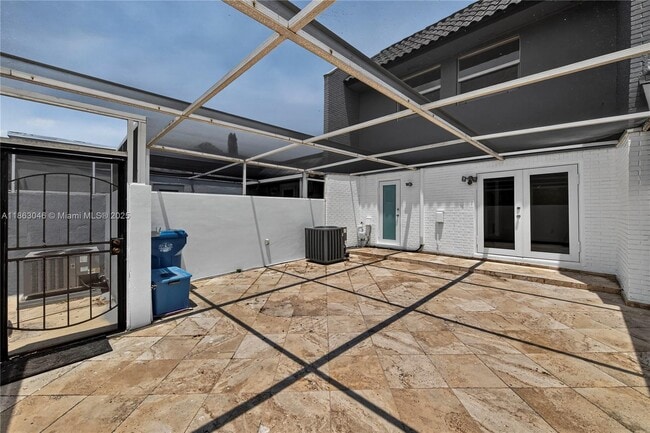 Building Photo - 301 Bonaventure Blvd