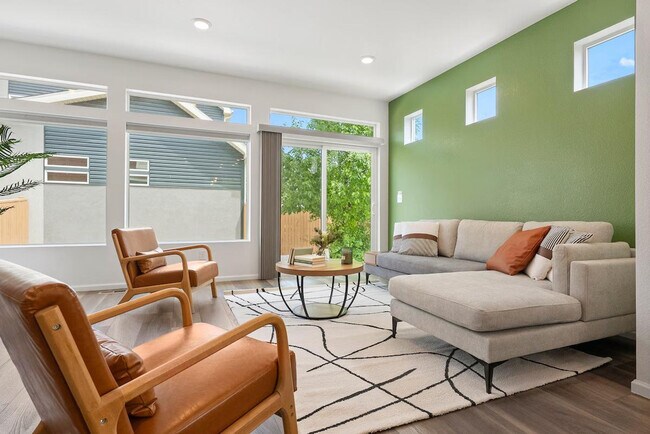 Building Photo - 10280 Yampa St