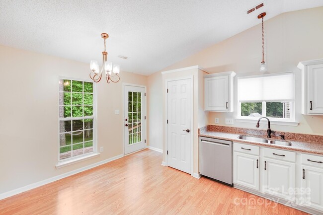 Building Photo - 7213 Preakness Stakes Ln