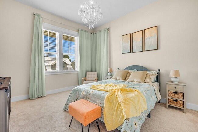 Building Photo - 6 Wilkes Rd