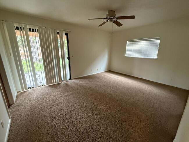 Building Photo - Victorville- Spring Valley Lake, 3 Bedrooms 2 bathrooms, New Paint