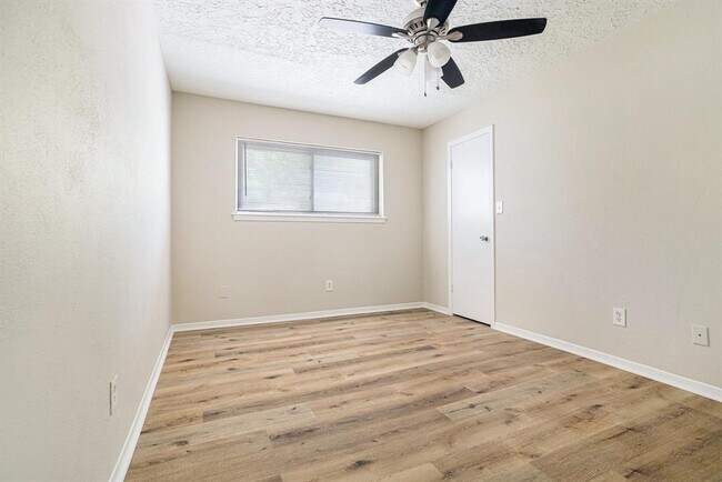 Building Photo - 22914 Grand Rapids Ln