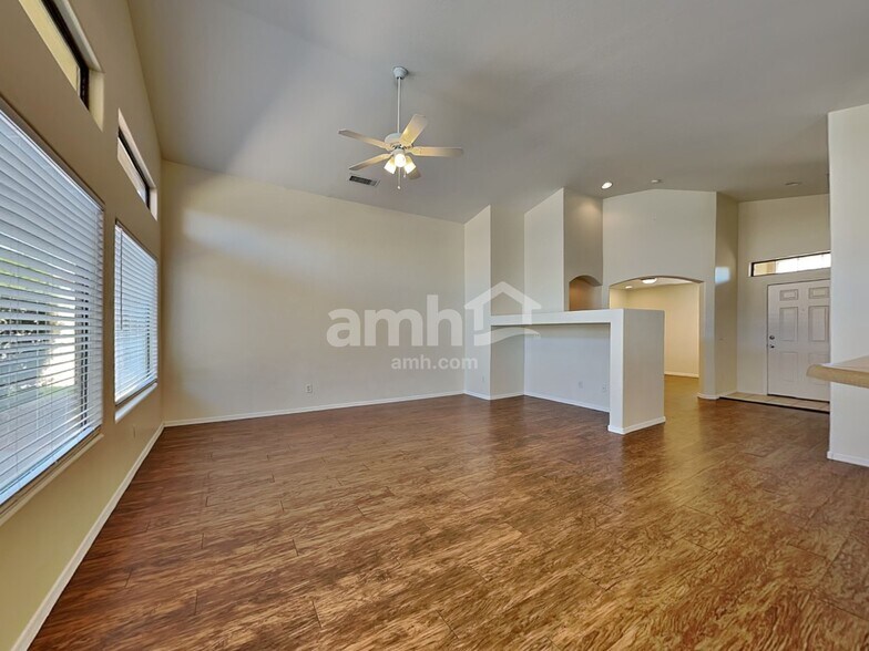 Building Photo - 1926 S 85th Ave