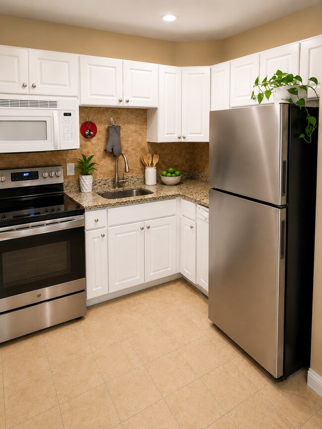 Building Photo - Close to everything West Roxbury offers! Bright 2-bedroom condo for rent!