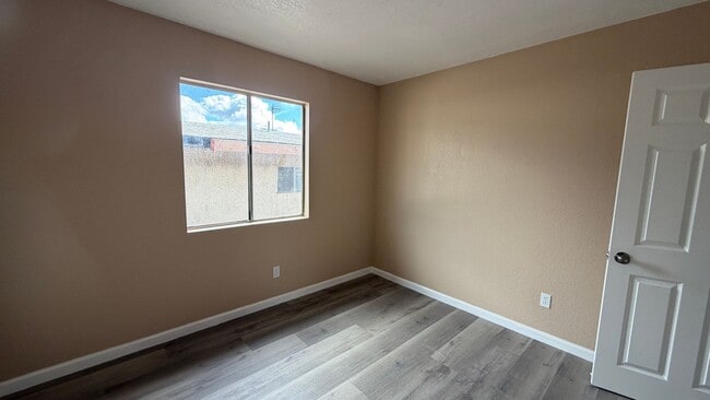 Building Photo - Two Bedroom One Bathroom Apartment in San Bernardino!
