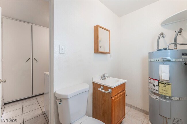 Building Photo - 2629 Hickey Ave