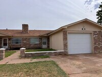 Building Photo - Updated 3/2/1 duplex in Northwest Lubbock.