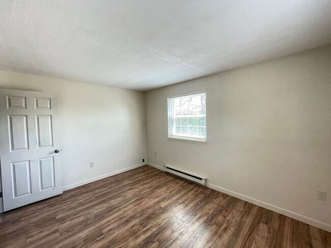 Building Photo - 185 Loudon Rd