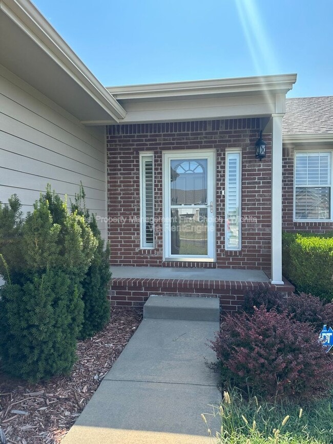 Building Photo - 748 Reflection Lake