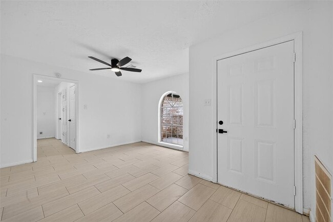 Building Photo - 7635 Dawnridge Dr