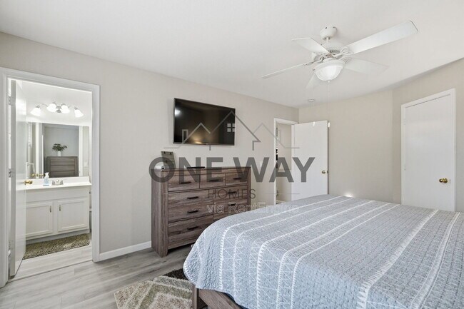 Building Photo - 127 S Parkwood