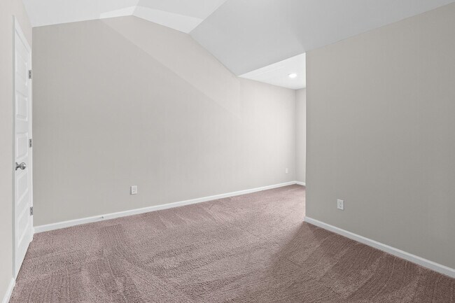 Building Photo - 234 Linsmore Ave