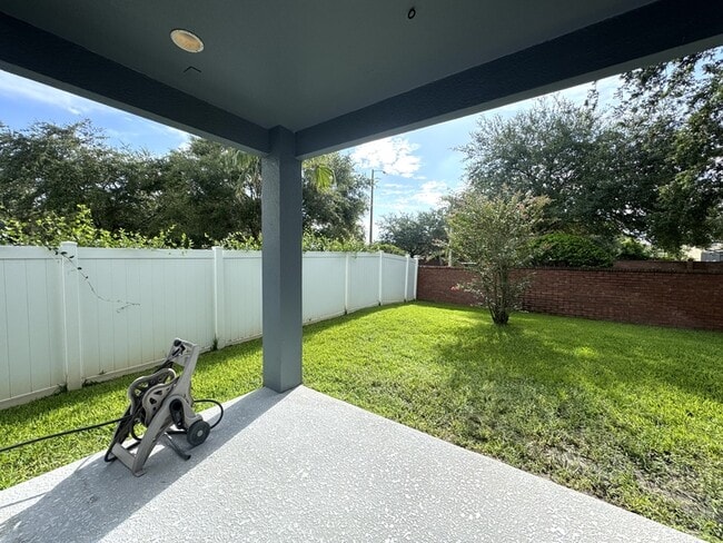 Building Photo - 920 Lost Grove Cir