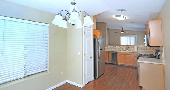 Building Photo - Beautiful 3 bedroom/2 bath home in Marana- exit 236