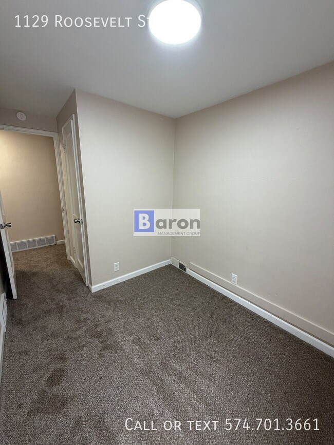 Building Photo - 1129 Roosevelt St