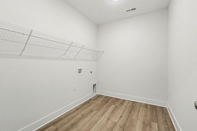 Building Photo - Beautiful New Construction Home - Move In Ready