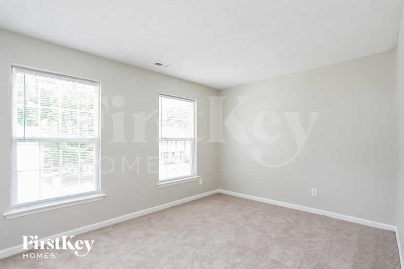 Building Photo - 5521 Scenic Brook Ln