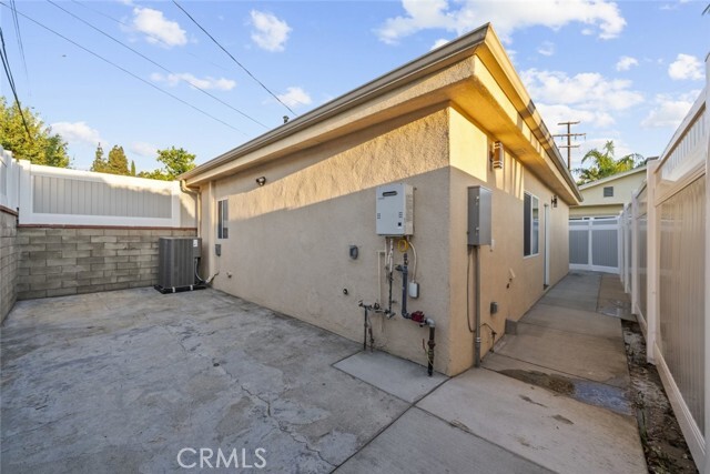 Building Photo - 12155 Keswick St