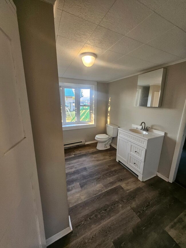 Building Photo - Discover your perfect retreat in the heart of Hustontown, PA!