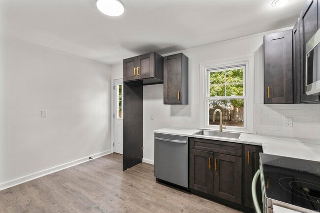 Building Photo - 203 Gorham Ave