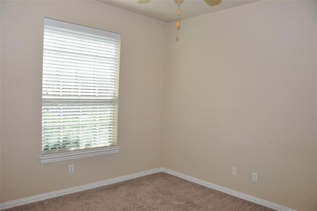 Building Photo - 510 Walsh Hill Trail