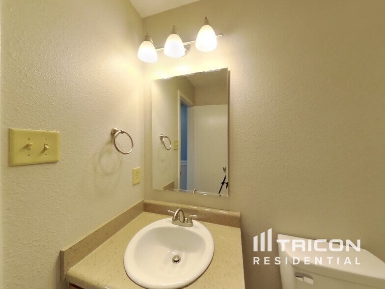 Building Photo - 7811 Amadeus Dr