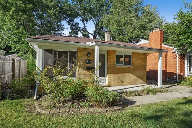 Building Photo - BEAUTIFUL 3 BED 1.5 BATH HOME  IN OAK PARK MI