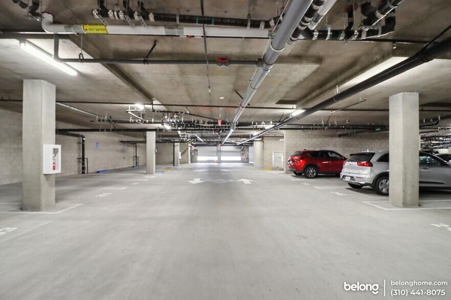 Building Photo - 12655 Bluff Creek Dr