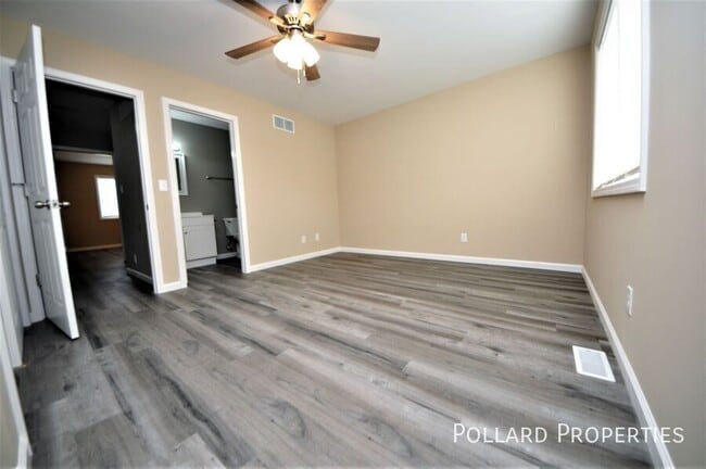 Building Photo - 1060 Arlington Way