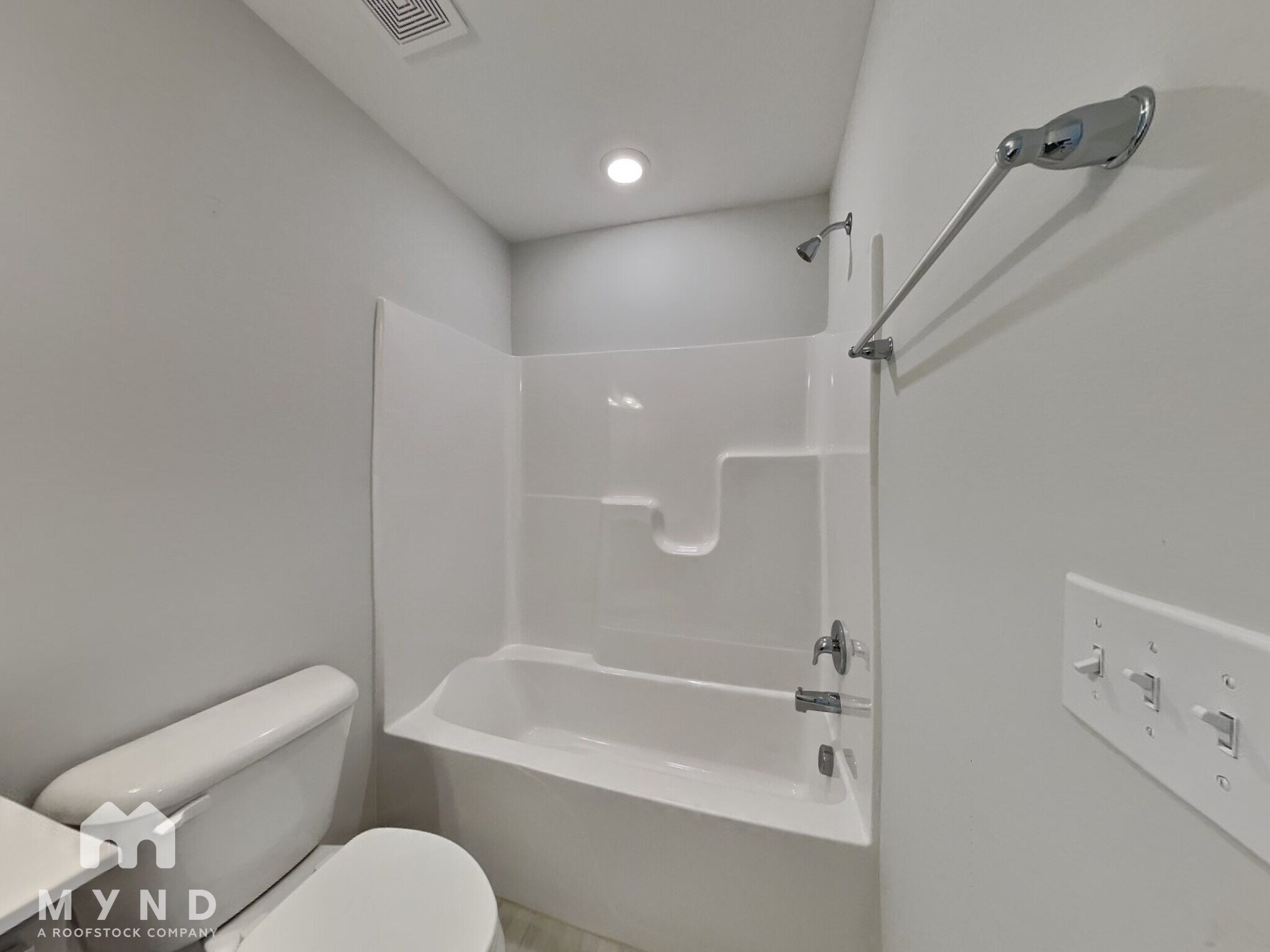 Building Photo - 1621 Trembley Pk Dr