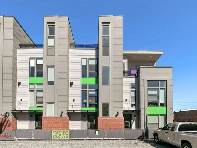 Building Photo - 2 Bedroom Townhome in the Heart of Rino!